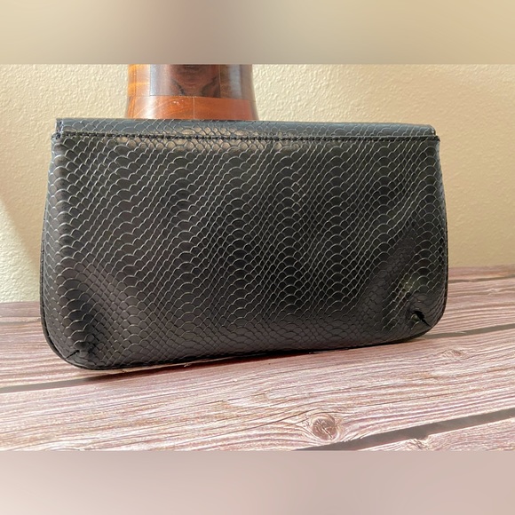 Vintage Faux Snake Skin Clutch in Black- Never Used - Picture 2 of 9